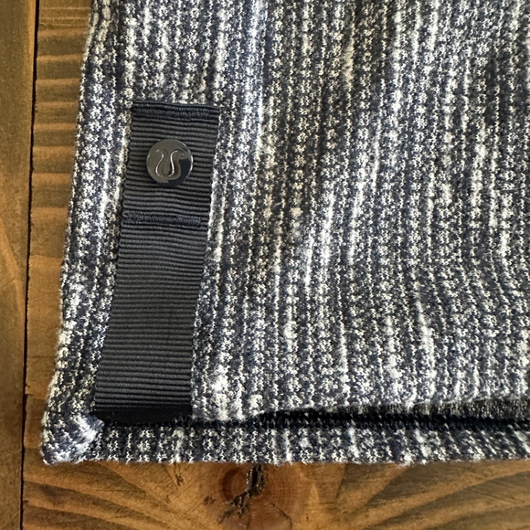 Women’s Lululemon Blue White Striped Snap Scarf Wrap OS athleisure - Picture 4 of 6